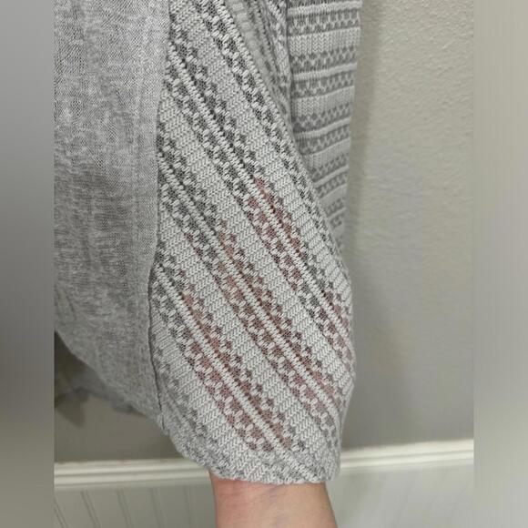 NWT Xhilaration Gray Sheer Lace Bohemian Long Sleeve Flowy Top- Size Large - Picture 4 of 6